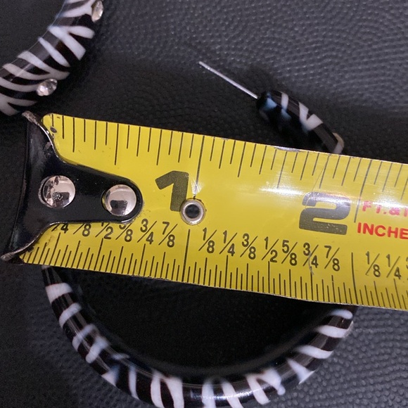 Set of 2 Hoop pierced Earrings with rhinestones - Picture 8 of 9